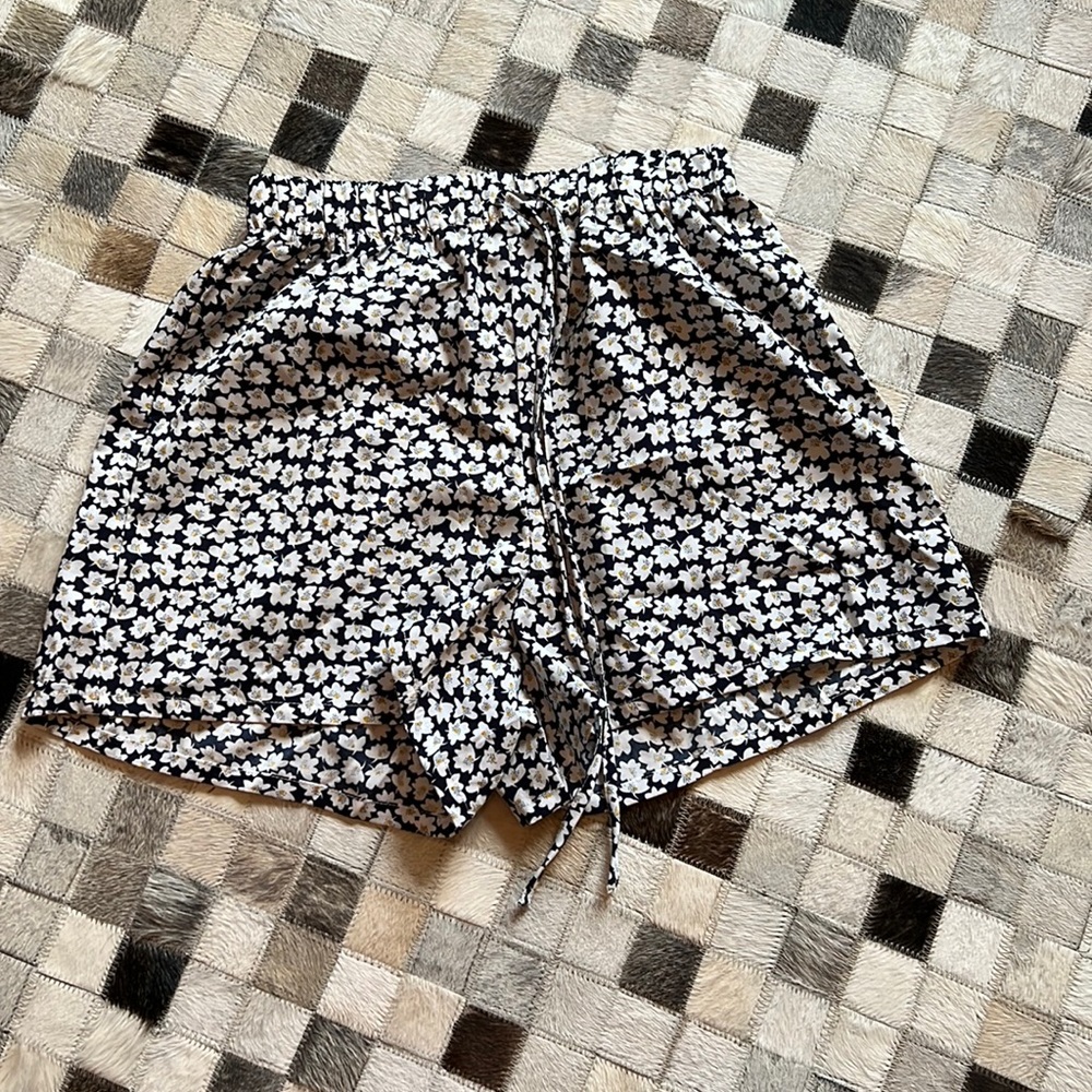 Floral shorts, shein